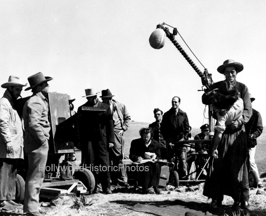 Gregory Peck 1946 Duel in the Sun Jennifer Jones King Vidor WM.jpg